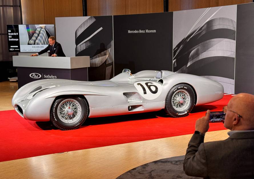 Motor racing-Mercedes 'streamliner' fetches record 51 million euros at auction