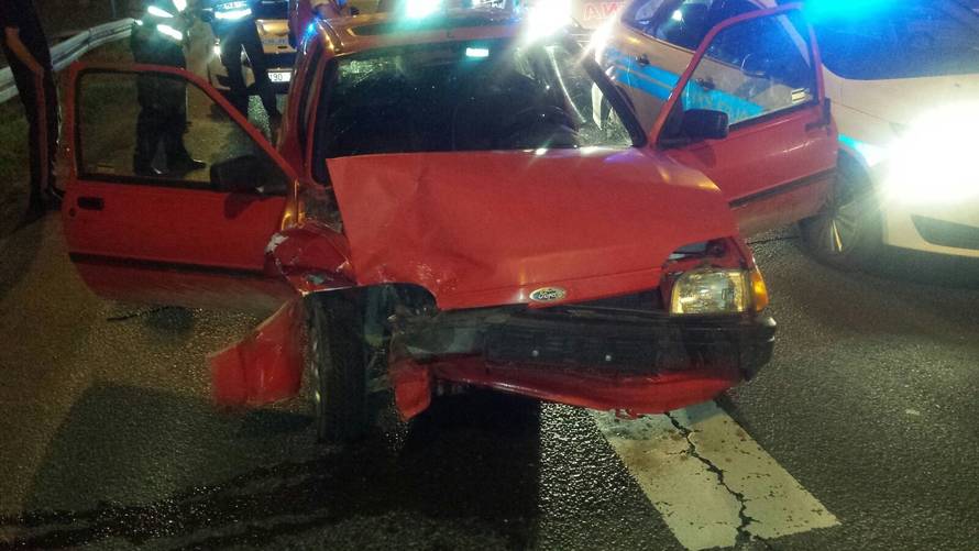 Vozio bez vozačke dozvole, još bježao policiji pa izazvao sudar