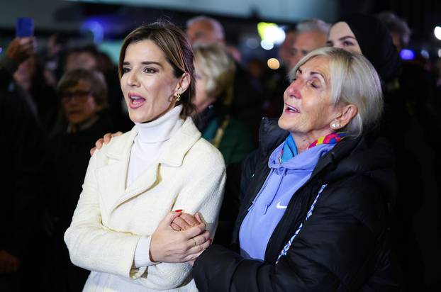 Suze i pjesma u Sarajevu u čast Halidu Bešliću