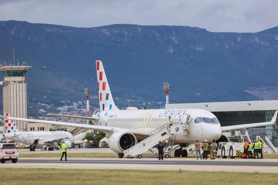 Split: Avion Croatia Airlinesa izletio sa staze