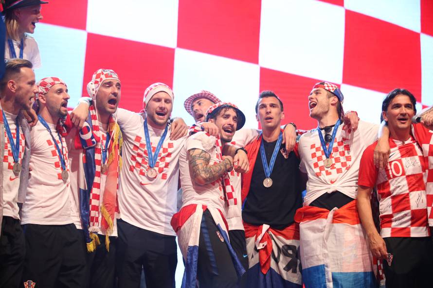 Prisjetite se čudesnog dočeka uz mali 'milijun' fotki i videa