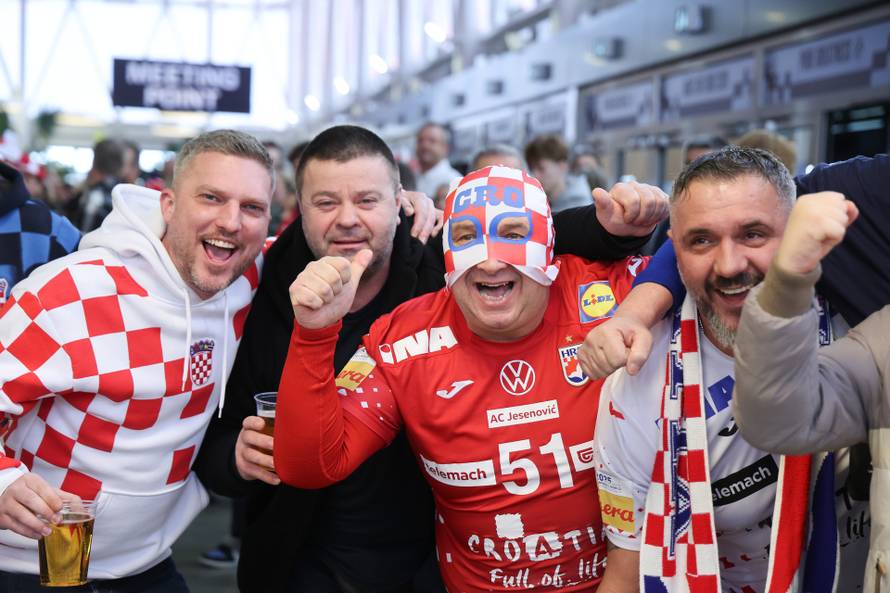 Hrvatski navijači uoči utakmice Islanda i Hrvatske u utakmici za treće mjesto EHF Europskog prvenstva