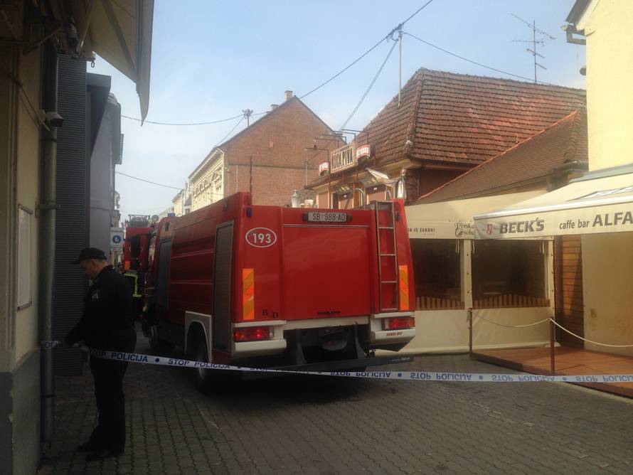 Slavonski Brod: Izbio  požar u poznatoj pivnici "Kuća Piva"