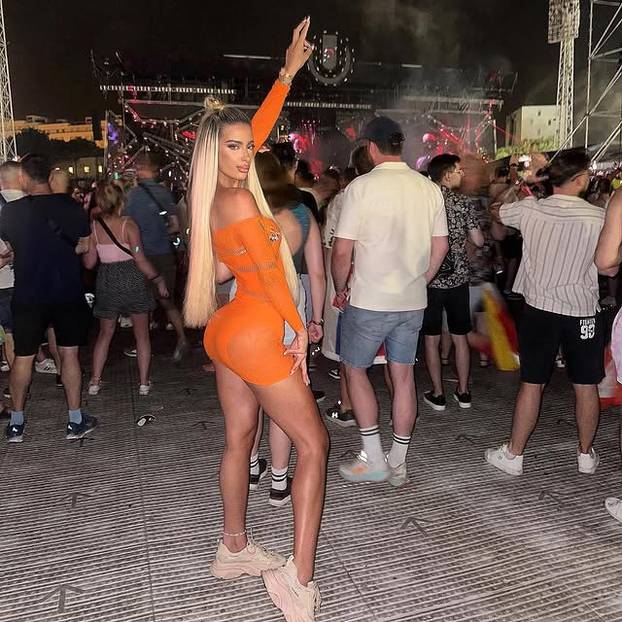 FOTO Kakve fotke! Pogledajte zavidnu liniju Lare - naše domaće fitness influencerice