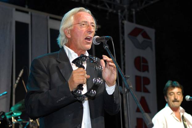 Split: 07.12.1947. ro?en poznati hrvatski glazbenik Oliver Dragojevi?