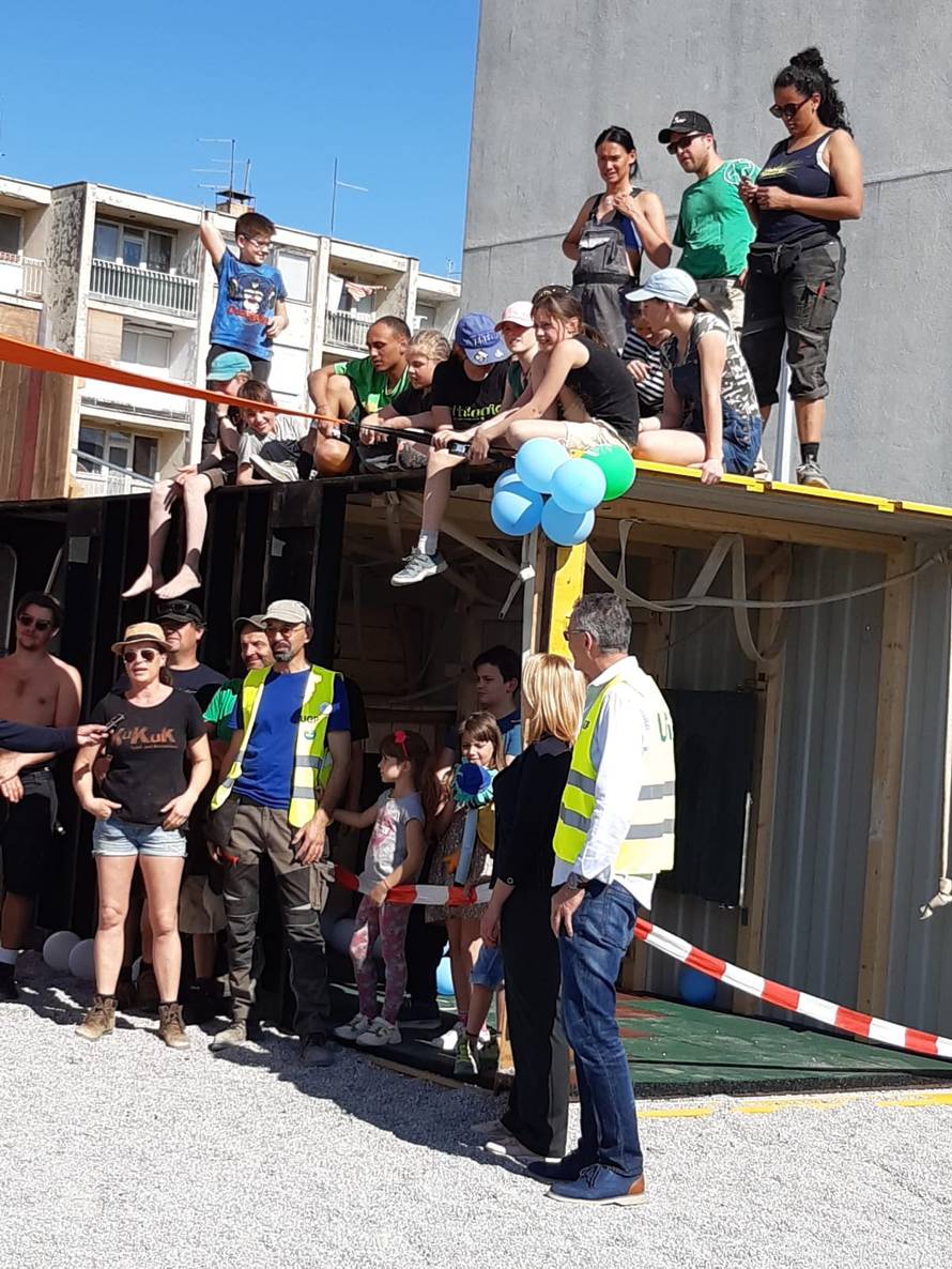 Igralište gradili i mali volonteri: Dječji smijeh se vraća u Petrinju