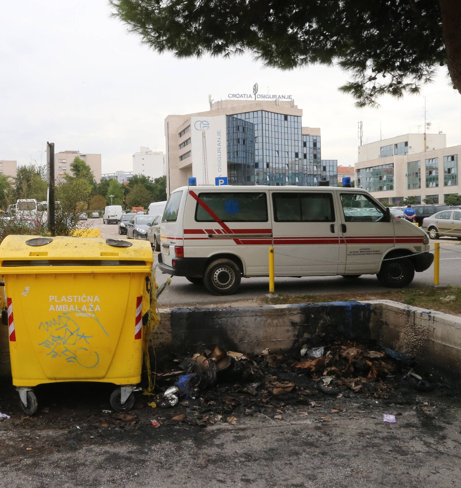 Što je ljudima? Na Badnjak u Splitu zapalili 24 kontejnera