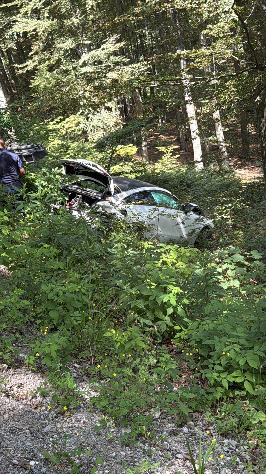 Misterij ostavljenog Mercedesa od 70.000 eura na Sljemenu: 'Neka si vozač zapali svijeću'