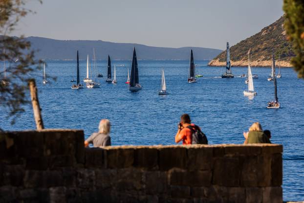 Split:  Pogled sa Sustipana na start Mrduljske Regate