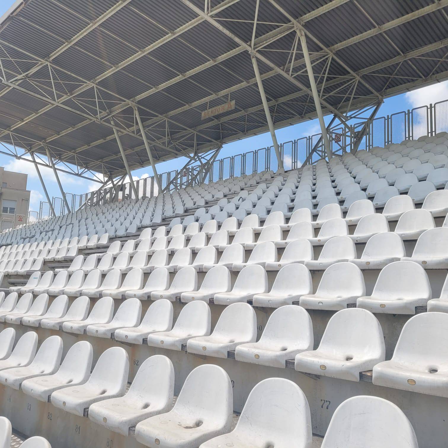 Stadion u Kranjčevićevoj kreće u obnovu, a vidjeli smo kako sada izgleda: Zaostali smo s uvjetima