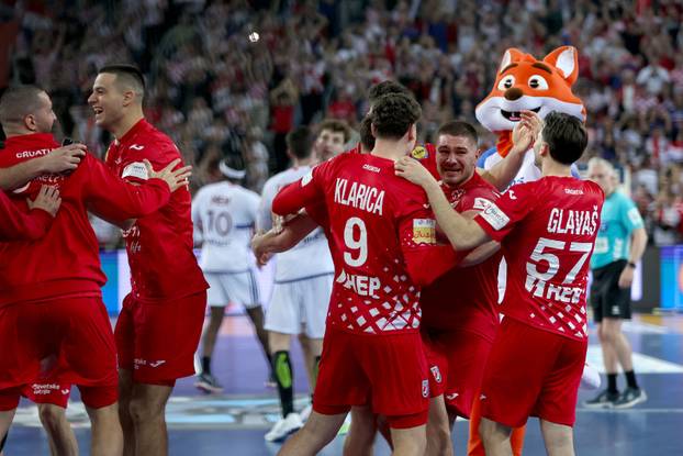 Zagreb: Slavlje rukometaša Hrvatske nakon pobjede nad Francuskom i prolaska u finale Svjetskog prvenstva