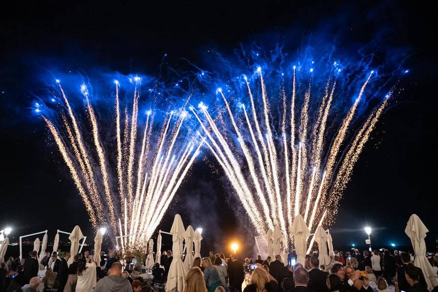 FOTO Kolinda na Antarktici: Društvo joj prave pingvini!