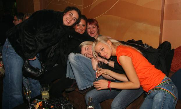 ARHIVA - Na današnji dan 2004. emitirana je prva epizoda prve hrvatske sapunice "Zabranjena ljubav"