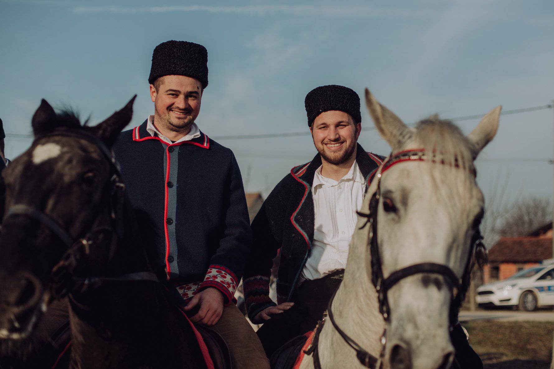 Jovan pomogao Evi da zajaše konja: Nama je svaki dan ljubav