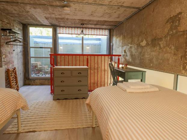 FOTO Od vojarne do top destinacije: Pogledajte kako je ratni bunker postao dom za odmor