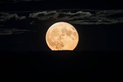 FOTO Čarobni prizori punog Mjeseca na nebu iznad Splita