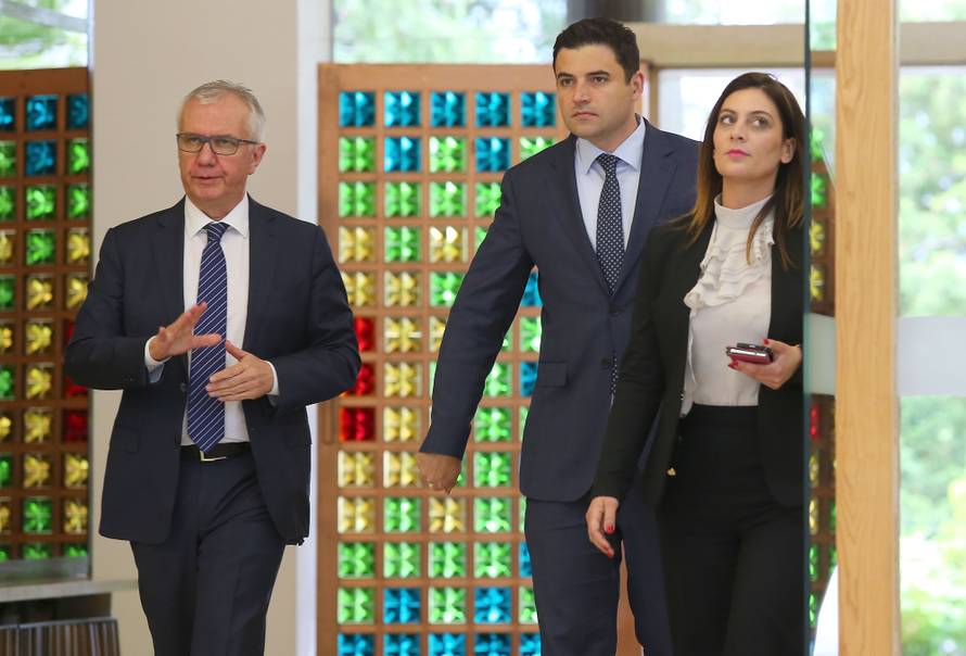 "Većina ne želi izbore, neka se što prije imenuju novi ministri"