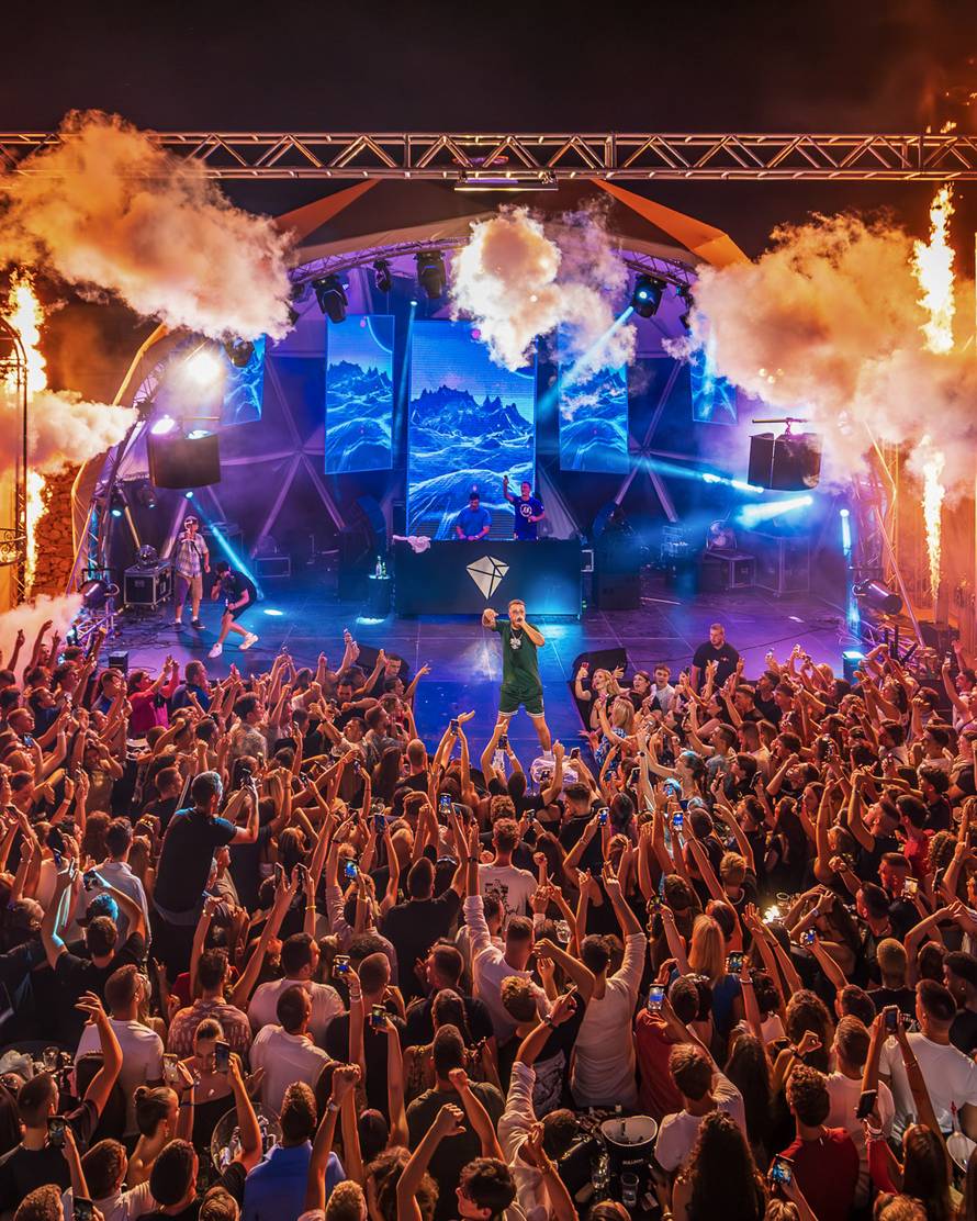 Spektakularno otvaranje sezone na Krku: Pjeva Zdravko Čolić...