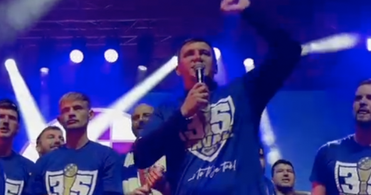 VIDEO Jakirović uzeo mikrofon pa zapjevao! ‘Zastave plave viju se u zraku, Dinamu u čast…’ VIDEO Jakirović uzeo mikrofon pa zapjevao! ‘Zastave plave viju se u zraku, Dinamu u čast…’