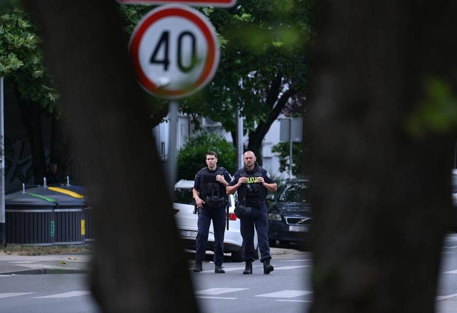 Zagreb: Čovjeks bombom kod osnovne škole, policija zatvorila okolne ulice