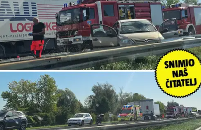 Užas na A3: Zarobljenog vozača (27) kamiona spasili vatrogasci. Sudario se s kamionom i autom