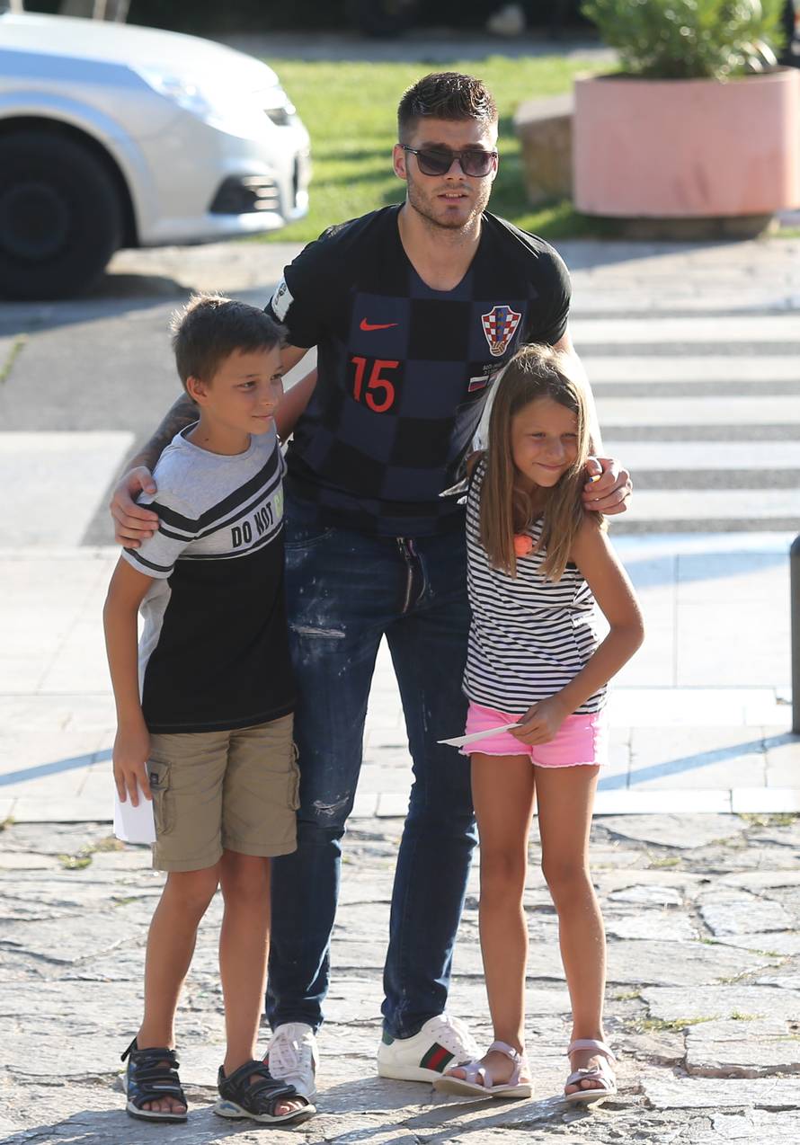 Duje došao na prijem u pratnji svoje vatrene djevojke Adriane