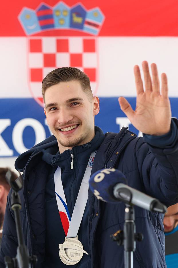 Zagreb: Doček srebrnog rukometaša Dominika Kuzmanovića u općini Brckovljani