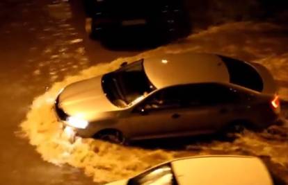 Skoplje treslo 3,7 po Richteru, zatim grad potopilo nevrijeme 