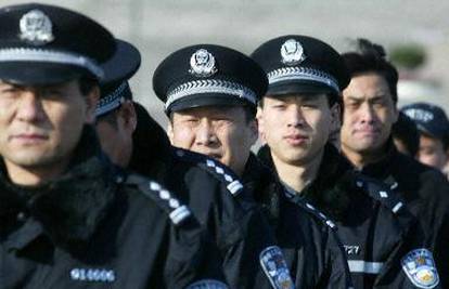 Kineskim policajcima uveli modne zabrane