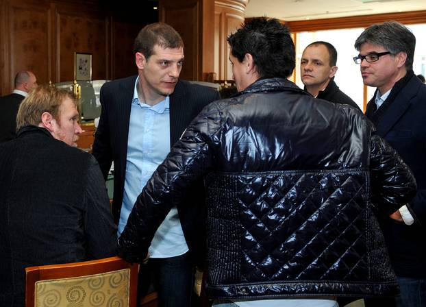 ARHIVA - 2009. Zagreb: Okupljanje hrvatske nogometne reprezentacije u hotelu Sheraton