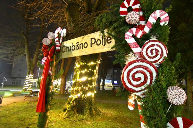 Grubišno Polje: Središte grada zabljesnulo u Adventskom ruhu