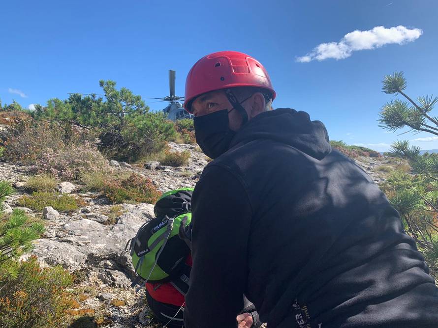 Dvije akcije HGSS-a zbog uboda stršljena: Planinar na Mosoru je izgubio svijest radi jake reakcije