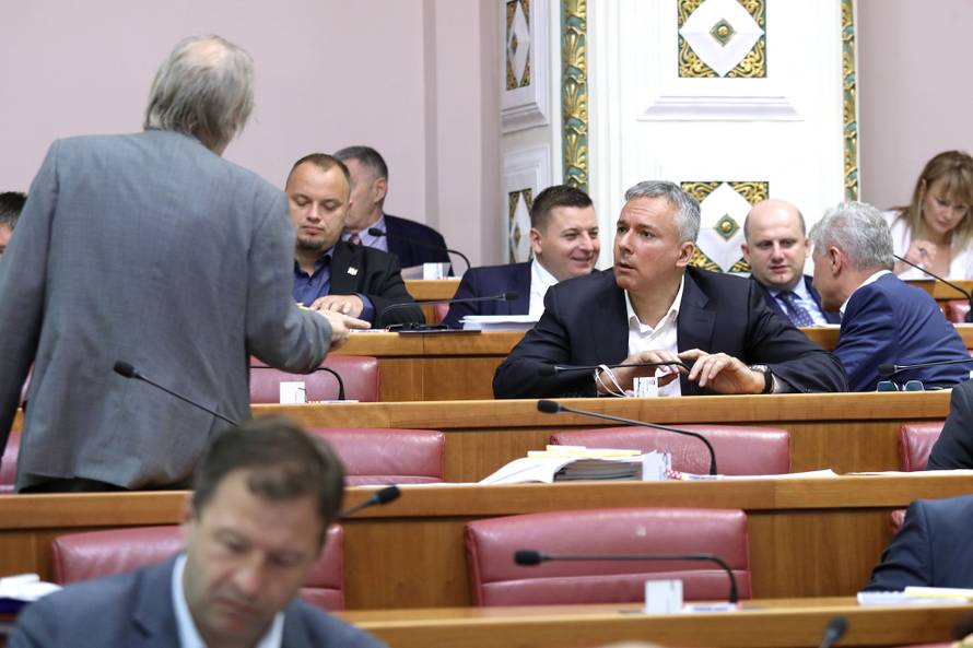 Zagreb: Nakon glasovanja zastupnici odlaze na dvomjeseÄni ljetni odmor