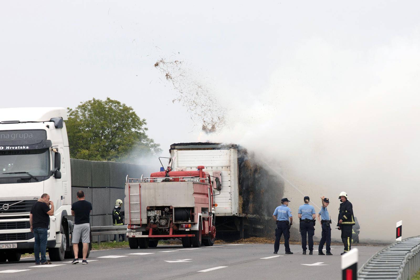 Osijek: Na obilaznci doÅ¡lo do zapaljenja tereta na kamionu