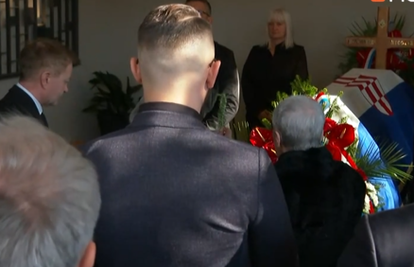 Emotivan trenutak u Vukovaru: Nicolierova majka nakon 34 godine poklonila se svom sinu