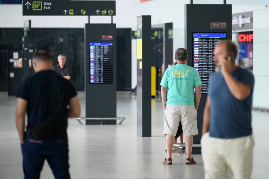 Putnici u Međunarodnoj zračnoj luci dr. Franjo Tuđman