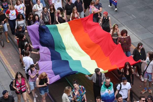 Zagreb: 25. Povorka ponosa LGBTIQ zajednice "Korak po korak, iskorak!"