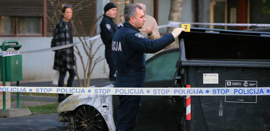 Požar podmetnut? U Zagrebu gorio i auto Žarka Puhovskog
