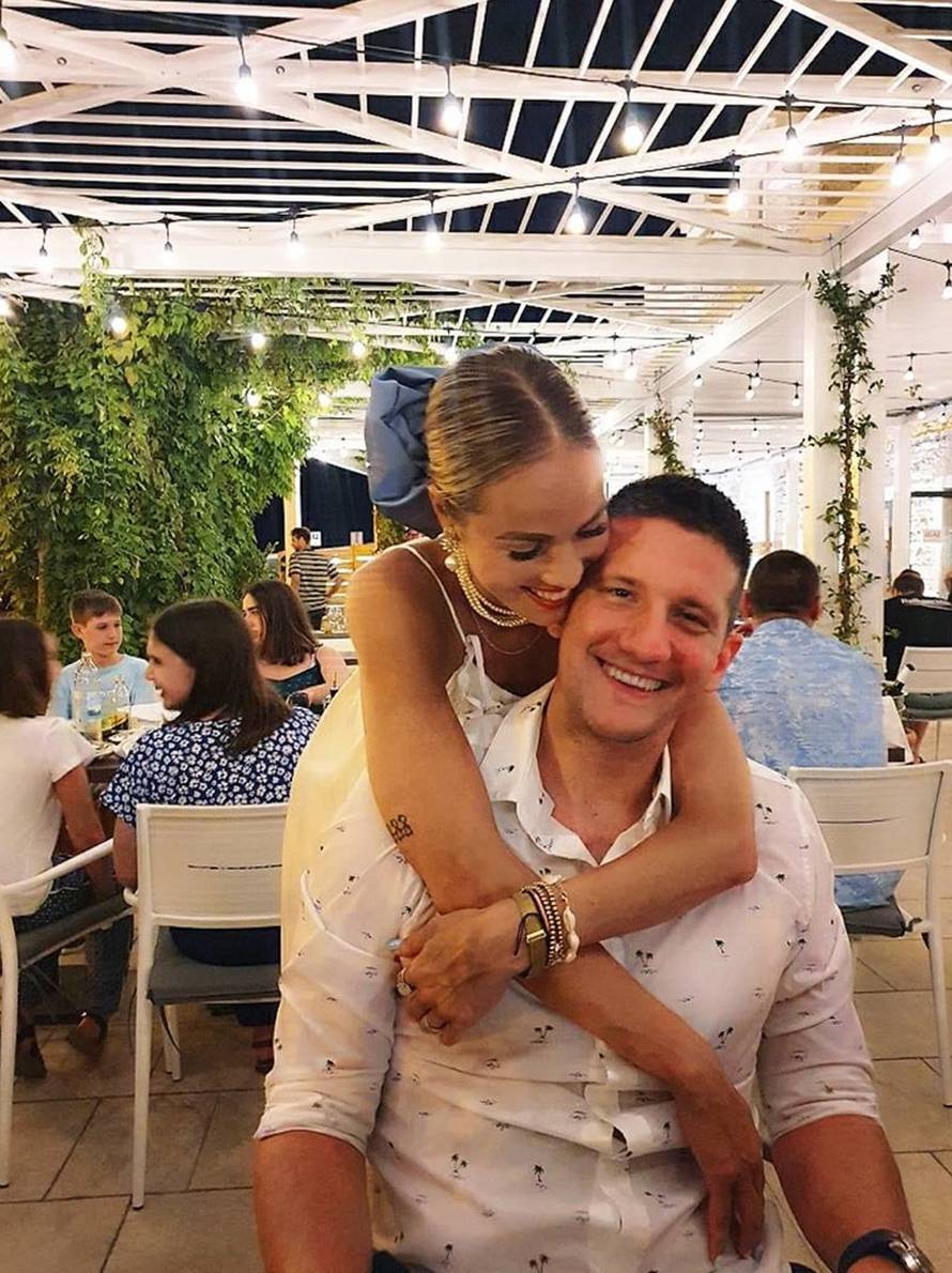 Antonija Mišura je raznježila pratitelje fotkom novorođenog sinčića Noela: 'Čista ljubav!'