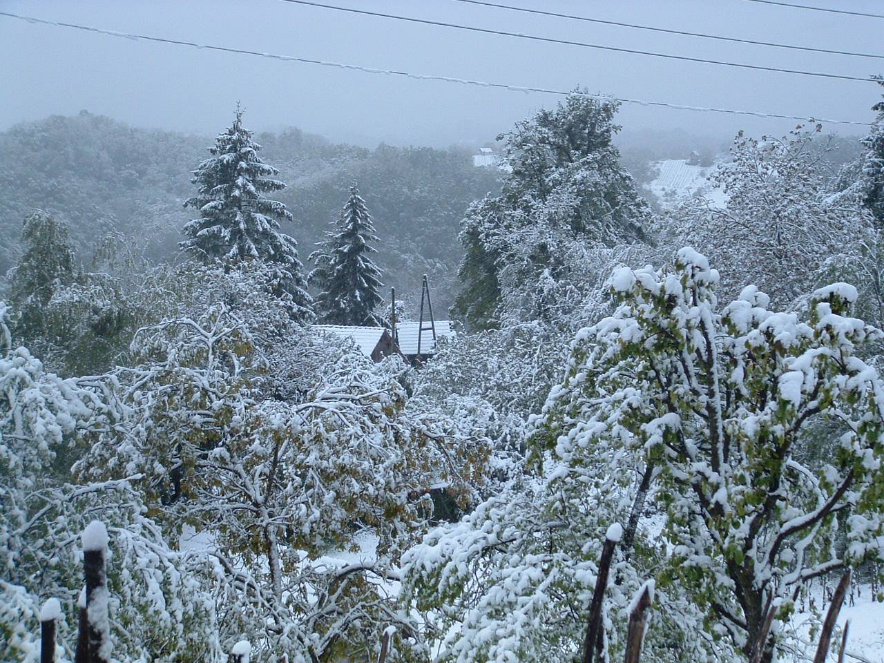 Gusti snijeg zabijelio Zagorje, Varaždin, Slunj, Žumberak...