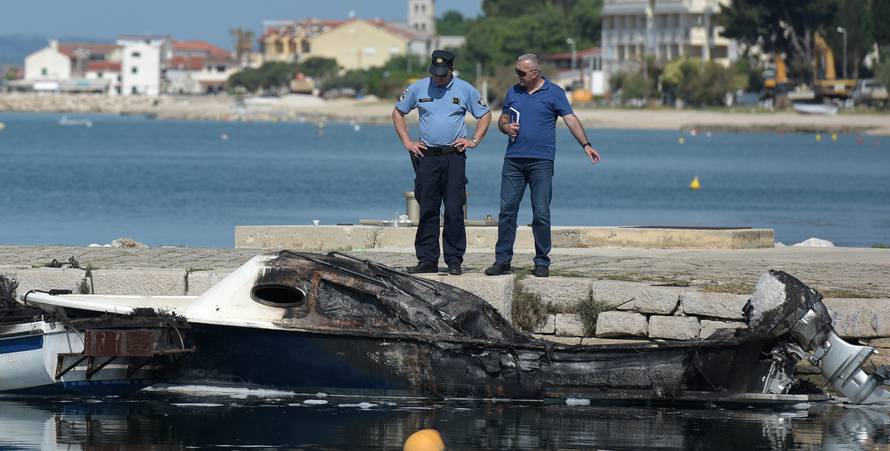 Požar je podmetnut? Izgorjelo šest brodova, šteta je totalna...