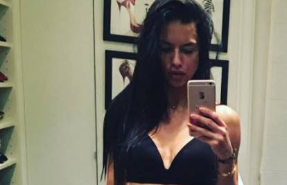 Novi dečko: Adriana Lima ljubi mlađeg, ali ga taji zbog djece