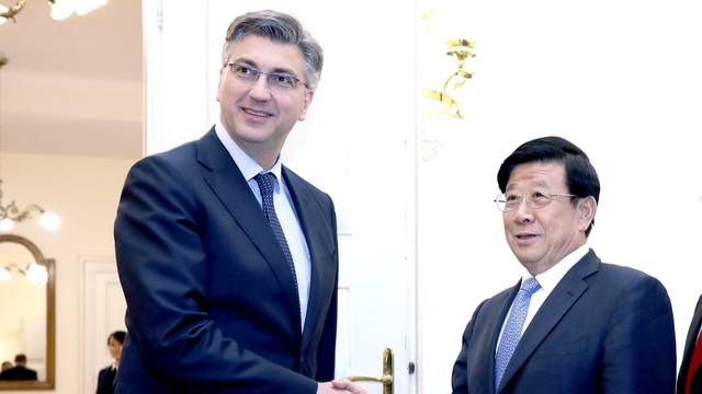 Zagreb: Premijer PlenkoviÄ primio ministra javne sigurnosti NR Kine Zhao Kezhija