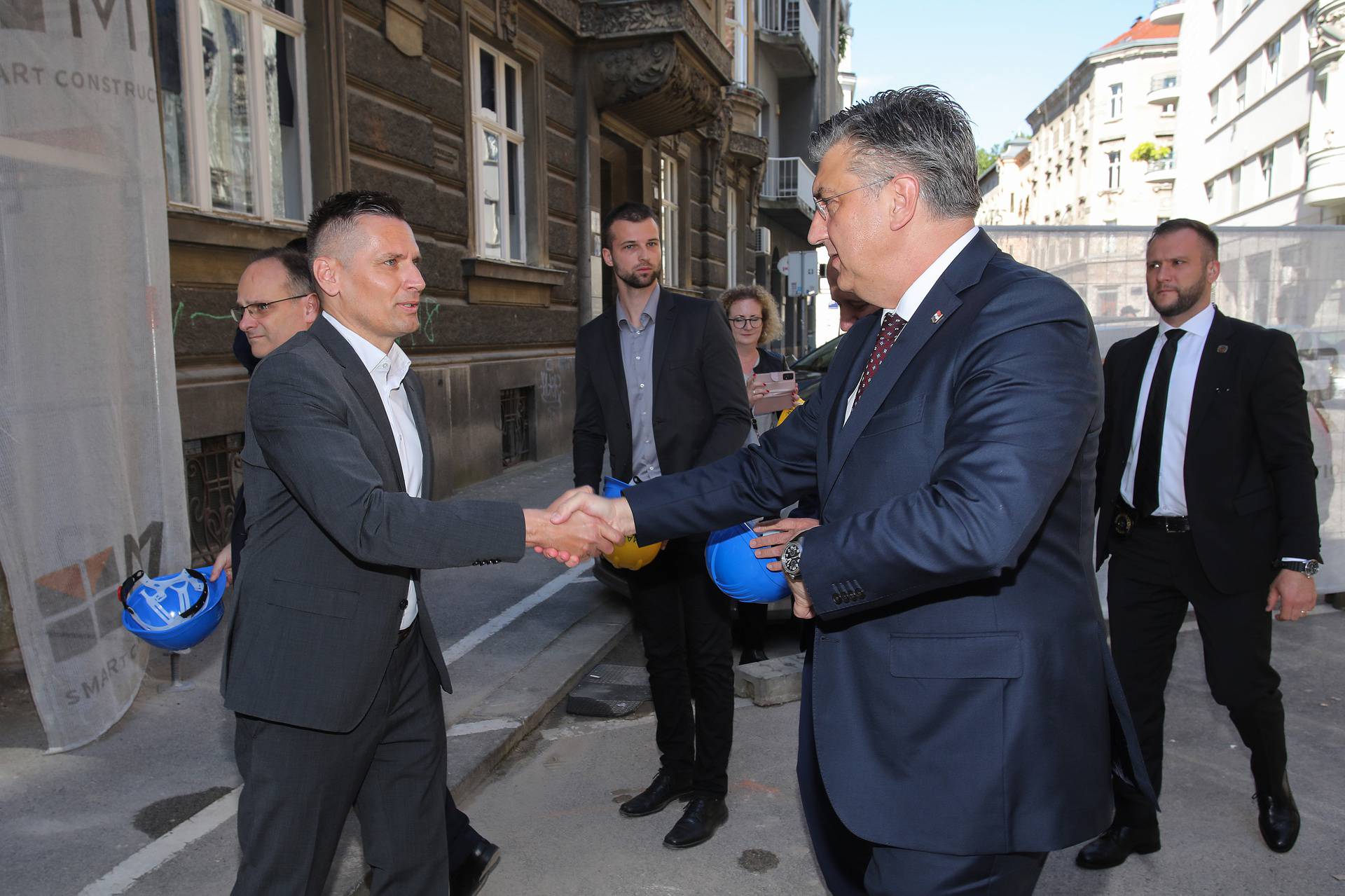 Zagreb: Premijer Plenković obišao gradilište u procesu obnove nakon potresa u Đorđićevoj ulici