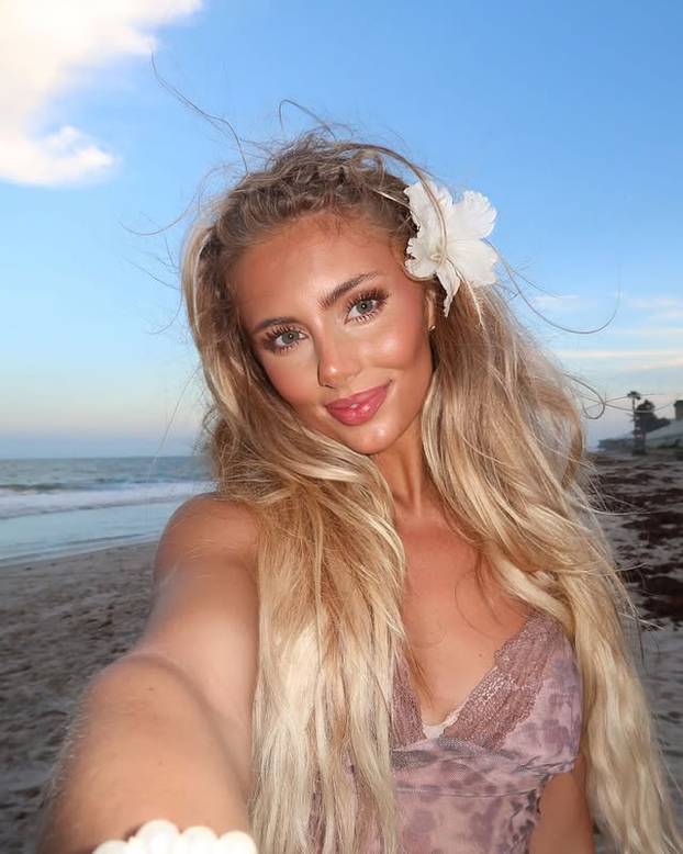 FOTO Izgleda kao Barbika i trpi teške uvrede zbog izgleda, ali ova ljepotica ne ostaje 'dužna'