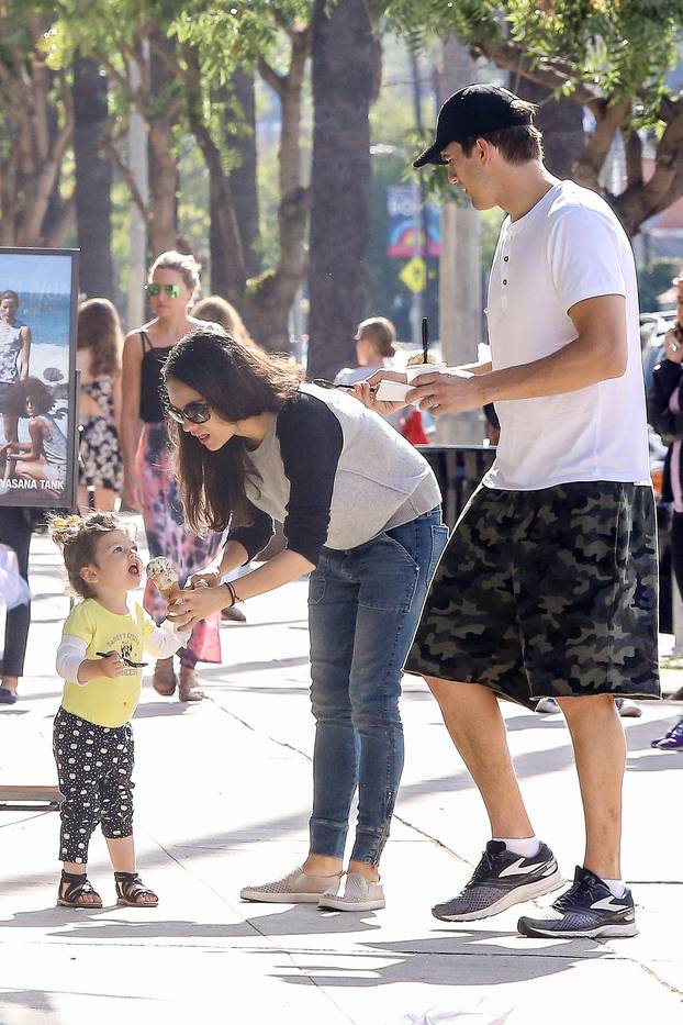 *PREMIUM EXCLUSIVE* Ashton Kutcher and Mila Kunis enjoy a frozen treat with their little Princess! **MUST CALL FOR PRICING**