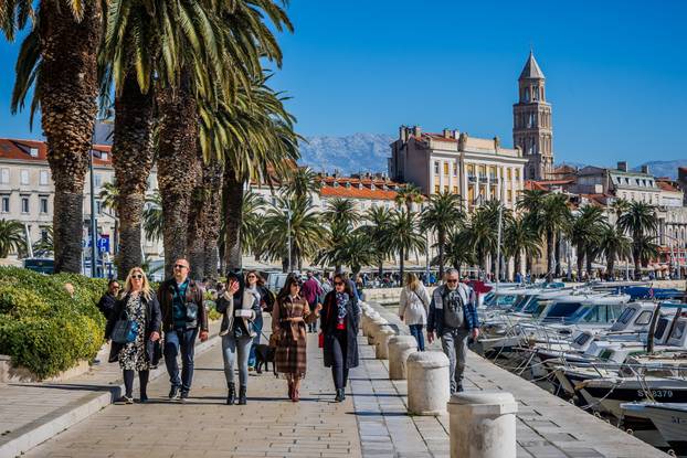 Nastavak lijepog i sunčanog vremena, u Splitu izmjereno 17 stupnjeva