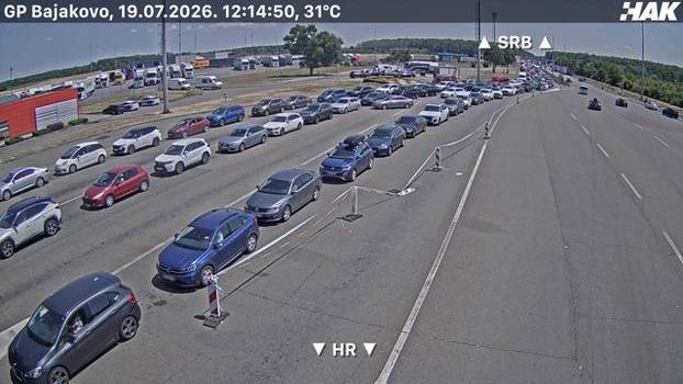 FOTO Kraj vikenda donosi velike gužve! U smjeru Zagreba kolona je već 8 km:   Pripremite živce...