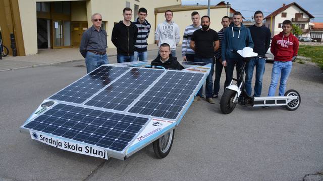 Đaci inovatori: Naš novi solarni auto vozi 40 kilometara na sat