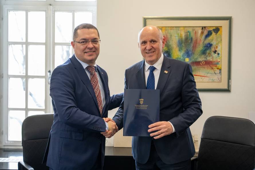 Potpisali su ugovor za rušenje Vjesnika: Kroz mjesec dana opet ćemo se voziti kroz podvožnjak